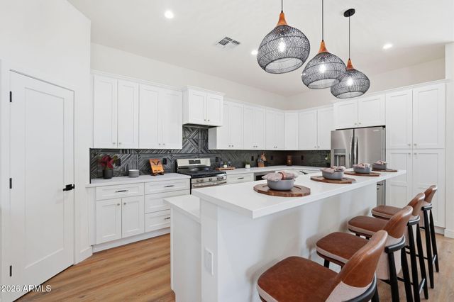 1826 E Whitton Avenue, Phoenix, AZ 85016