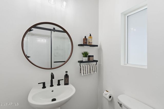 1826 E Whitton Avenue, Phoenix, AZ 85016