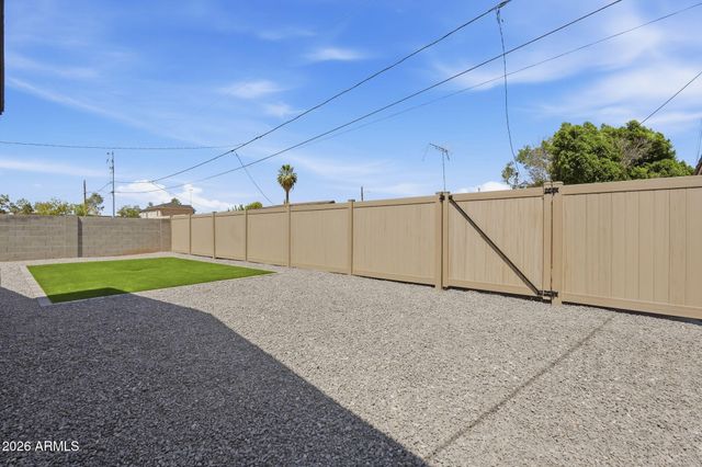 1826 E Whitton Avenue, Phoenix, AZ 85016