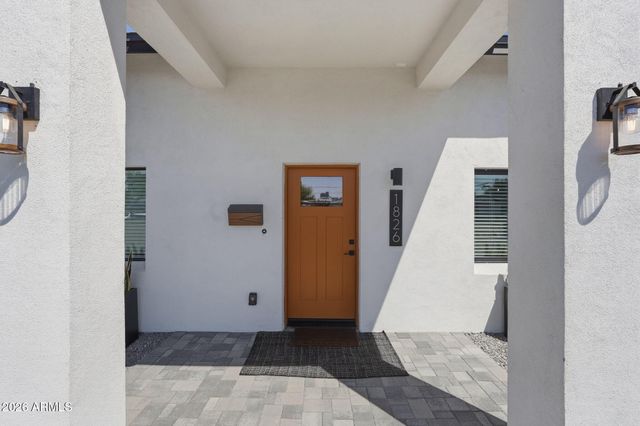 1826 E Whitton Avenue, Phoenix, AZ 85016