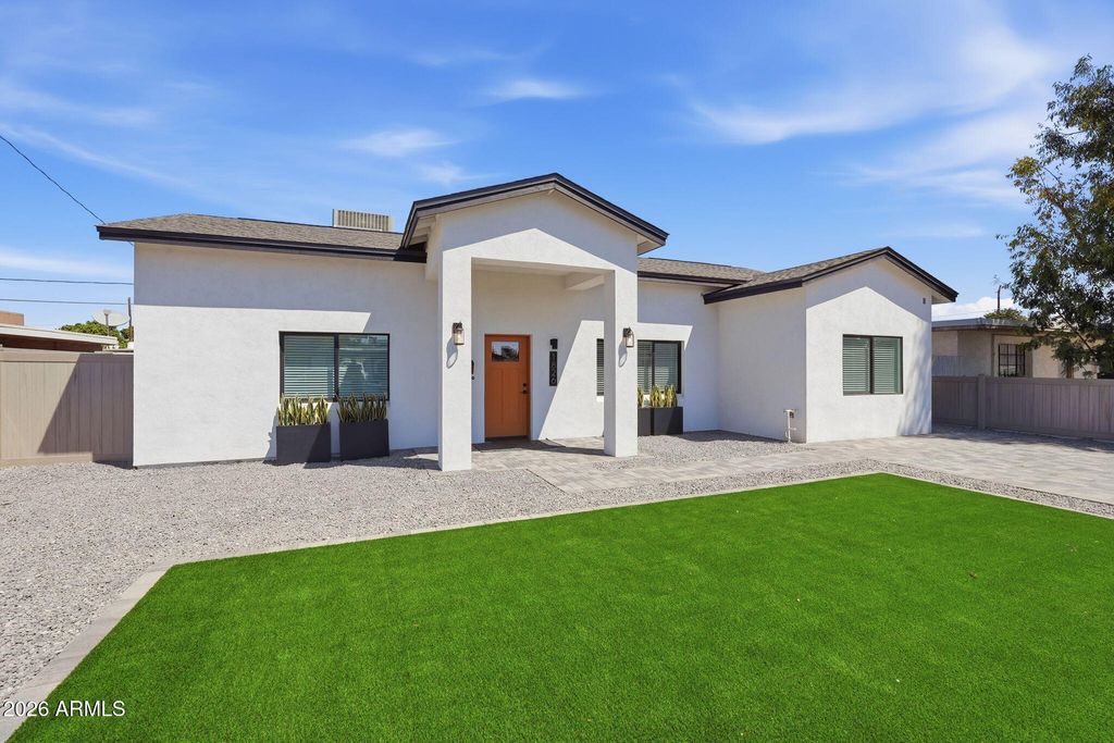 1826 E Whitton Avenue, Phoenix, AZ 85016