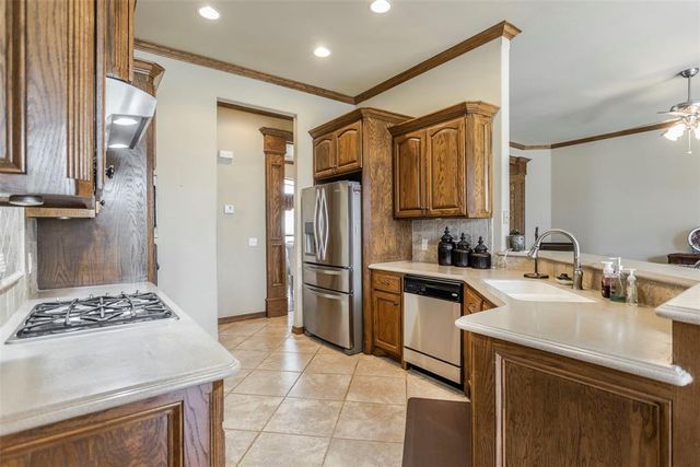 1906 Lighthouse Lane, Tuttle, OK 73089