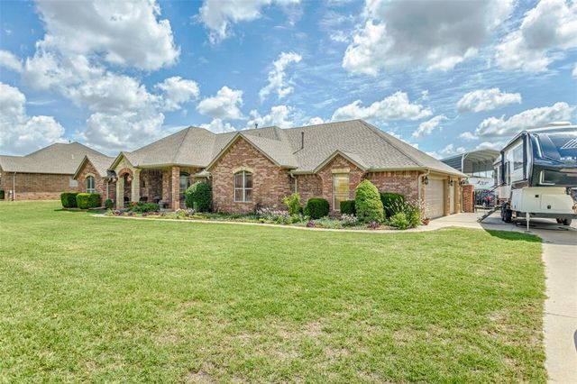 1906 Lighthouse Lane, Tuttle, OK 73089