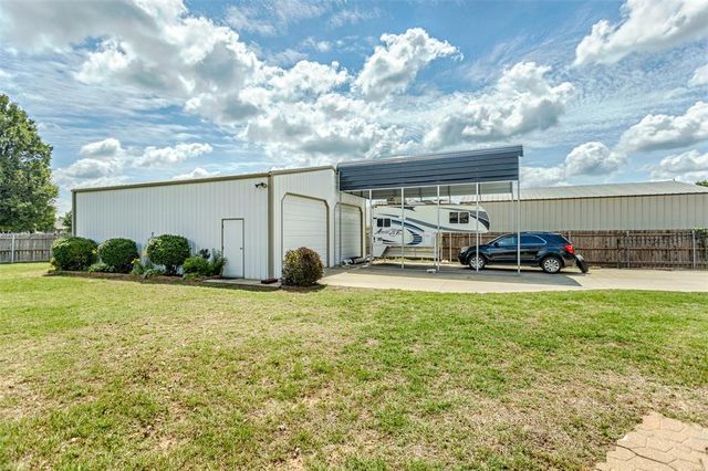 1906 Lighthouse Lane, Tuttle, OK 73089