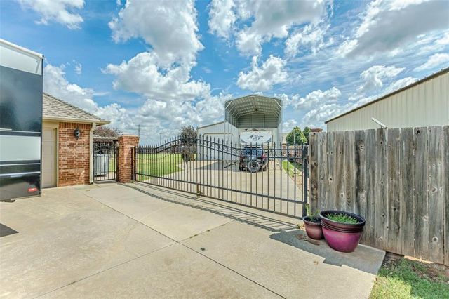 1906 Lighthouse Lane, Tuttle, OK 73089