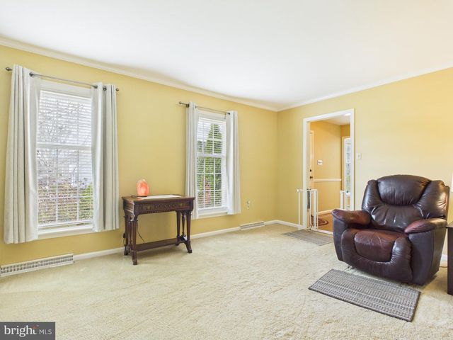 359 KIRKHAM DR, York, PA 17402