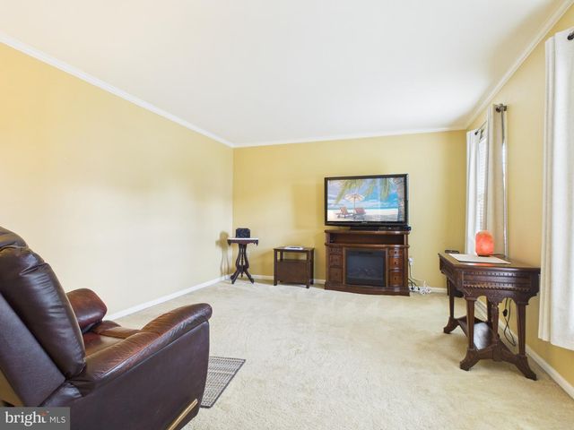 359 KIRKHAM DR, York, PA 17402