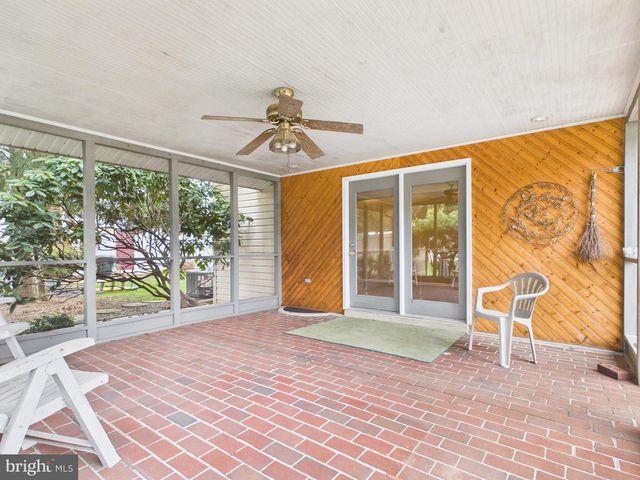 359 KIRKHAM DR, York, PA 17402