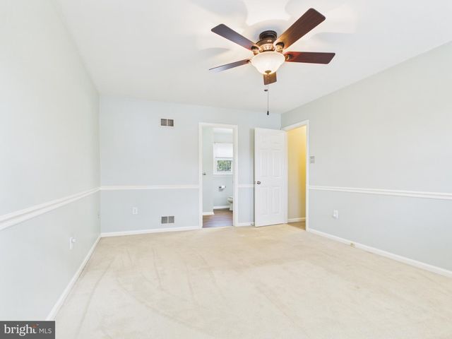 359 KIRKHAM DR, York, PA 17402