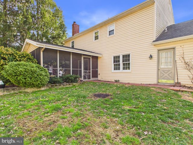 359 KIRKHAM DR, York, PA 17402