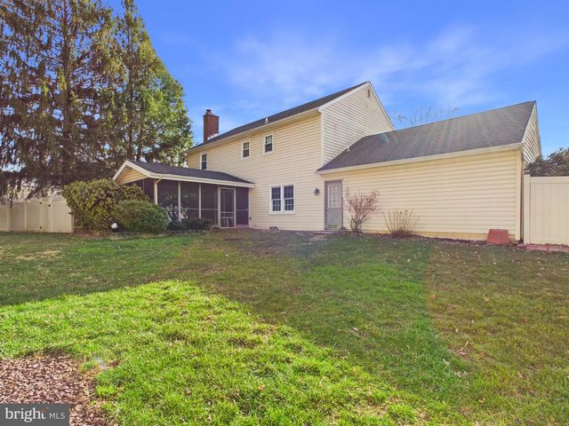 359 KIRKHAM DR, York, PA 17402