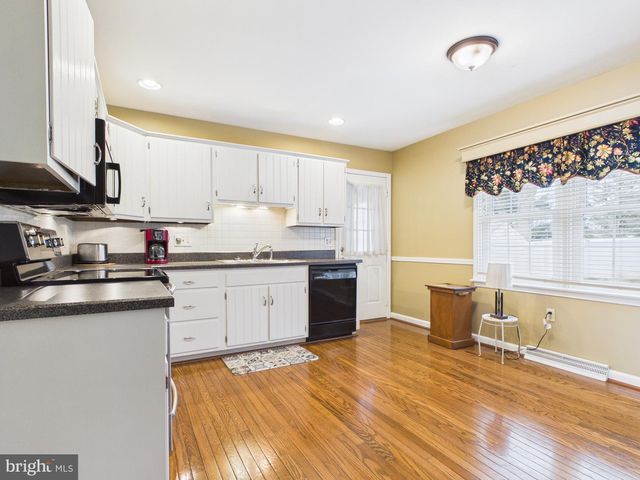 359 KIRKHAM DR, York, PA 17402