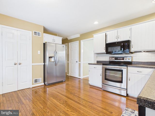 359 KIRKHAM DR, York, PA 17402