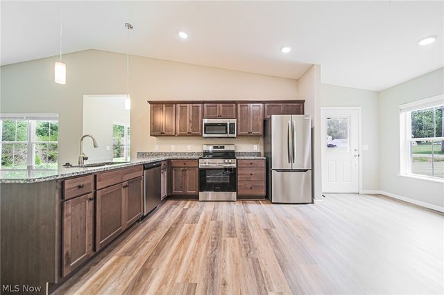 1895 Candell Avenue SW, Massillon, OH 44646