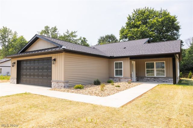 1895 Candell Avenue SW, Massillon, OH 44646