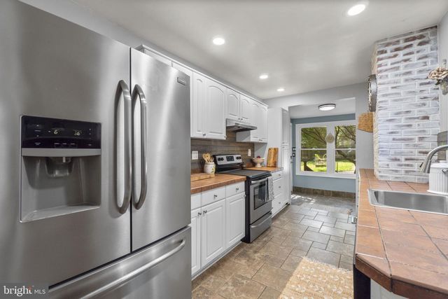 432 S ROLLING RD, Catonsville, MD 21228