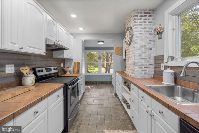 432 S ROLLING RD, Catonsville, MD 21228