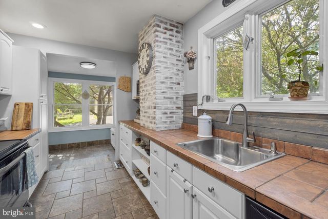 432 S ROLLING RD, Catonsville, MD 21228
