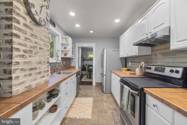 432 S ROLLING RD, Catonsville, MD 21228