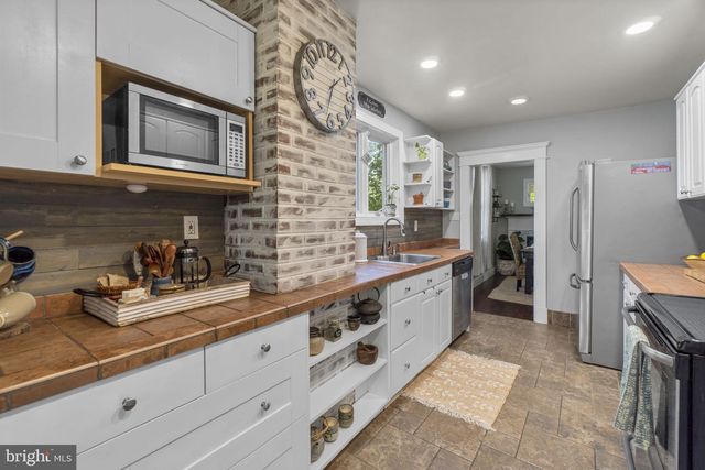 432 S ROLLING RD, Catonsville, MD 21228