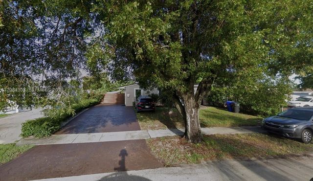 1430 N 68th Avenue B, Hollywood, FL 33024