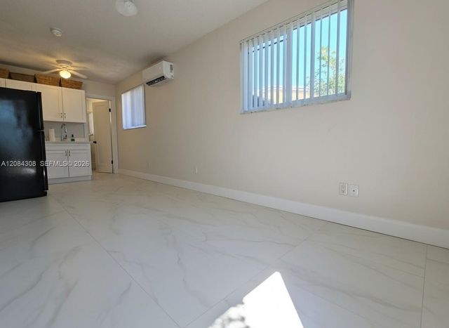 1430 N 68th Avenue B, Hollywood, FL 33024