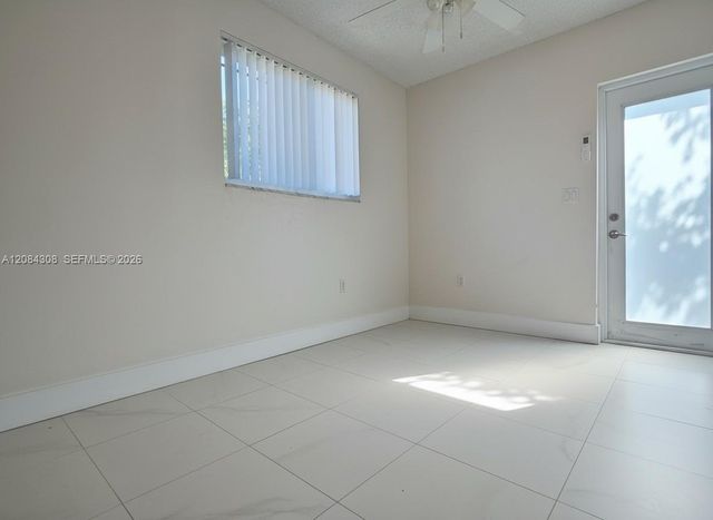 1430 N 68th Avenue B, Hollywood, FL 33024