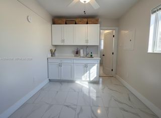 1430 N 68th Avenue B, Hollywood, FL 33024
