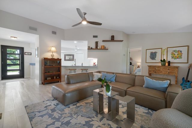 129 Stillwater Circle, Jupiter, FL 33458