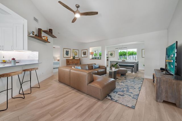 129 Stillwater Circle, Jupiter, FL 33458