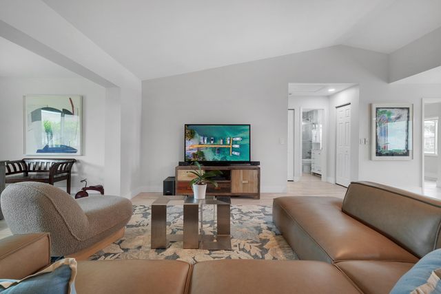 129 Stillwater Circle, Jupiter, FL 33458