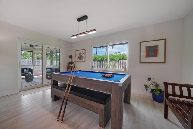 129 Stillwater Circle, Jupiter, FL 33458