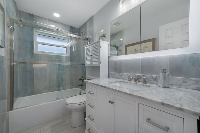 129 Stillwater Circle, Jupiter, FL 33458