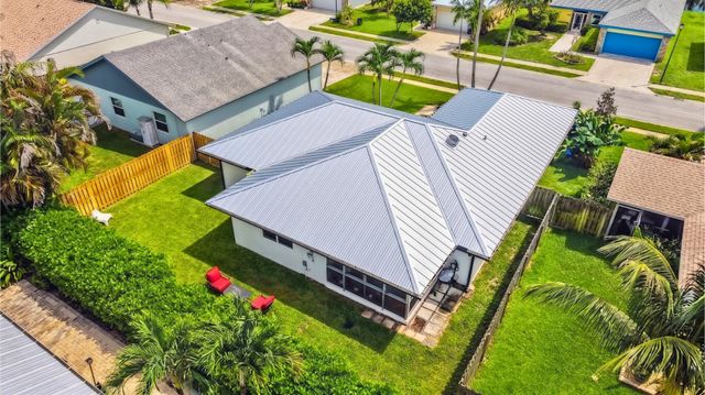129 Stillwater Circle, Jupiter, FL 33458