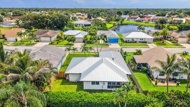 129 Stillwater Circle, Jupiter, FL 33458