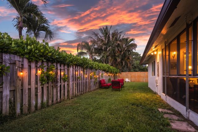 129 Stillwater Circle, Jupiter, FL 33458