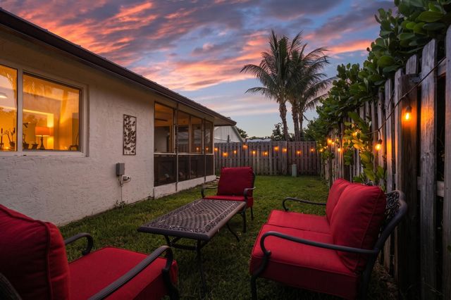 129 Stillwater Circle, Jupiter, FL 33458