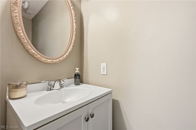 542 Topaz Lane, Brunswick, OH 44212