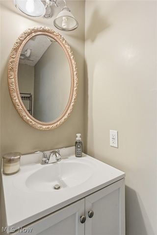 542 Topaz Lane, Brunswick, OH 44212