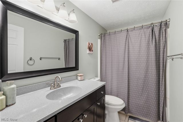 542 Topaz Lane, Brunswick, OH 44212