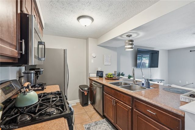542 Topaz Lane, Brunswick, OH 44212