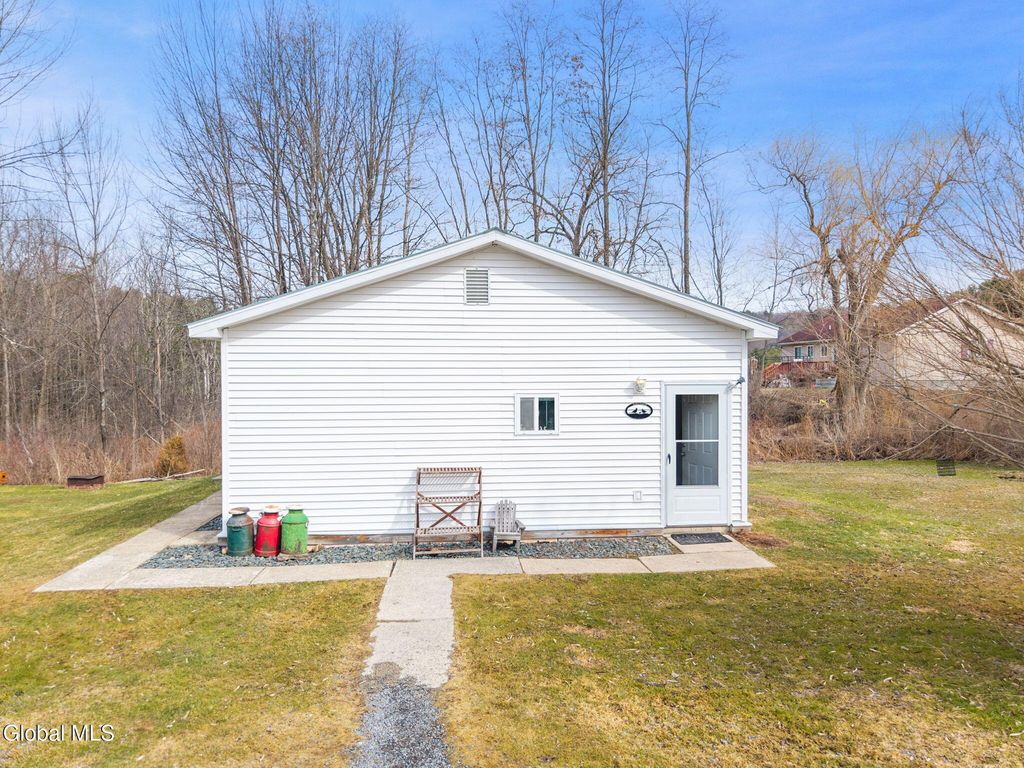 1677 New York 145, Middleburgh, NY 12122