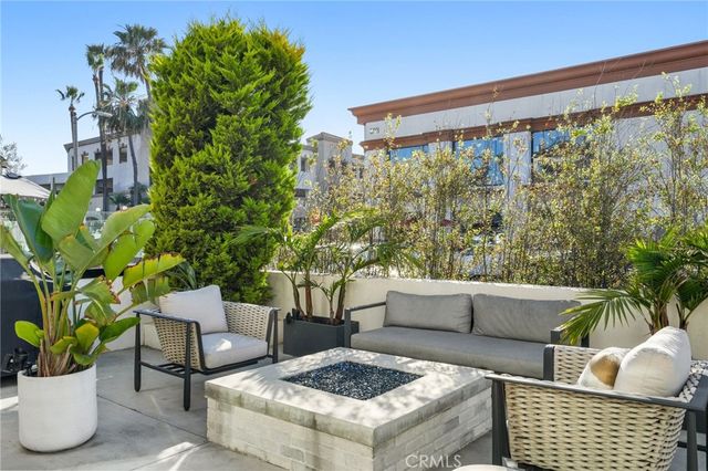 306 3rd Street, Huntington Beach, CA 92648