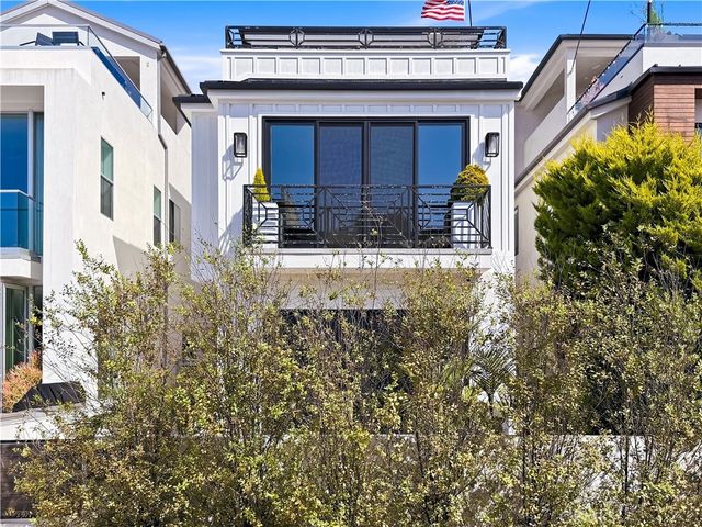 306 3rd Street, Huntington Beach, CA 92648