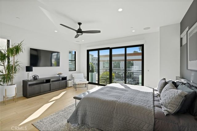 306 3rd Street, Huntington Beach, CA 92648
