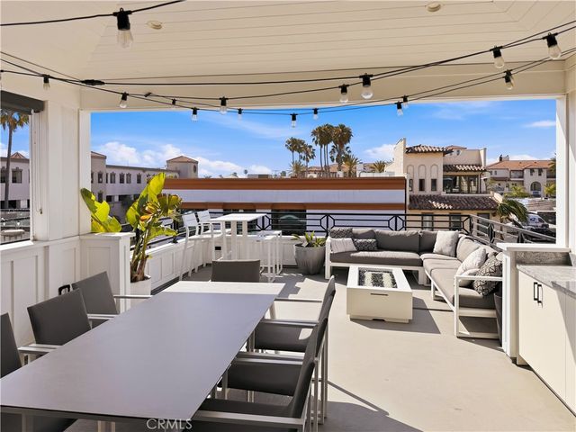 306 3rd Street, Huntington Beach, CA 92648
