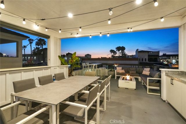 306 3rd Street, Huntington Beach, CA 92648