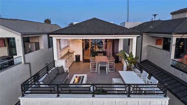 306 3rd Street, Huntington Beach, CA 92648