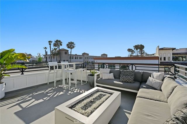 306 3rd Street, Huntington Beach, CA 92648