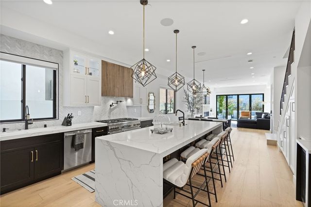 306 3rd Street, Huntington Beach, CA 92648